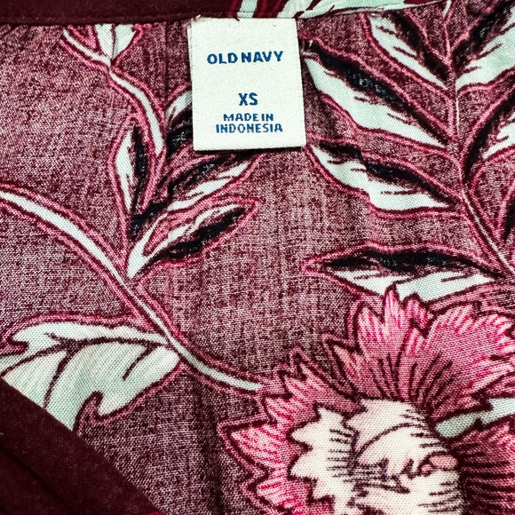 Old Navy Floral Burgandy Print Long Sleeve Top Size XS - Picture 4 of 5